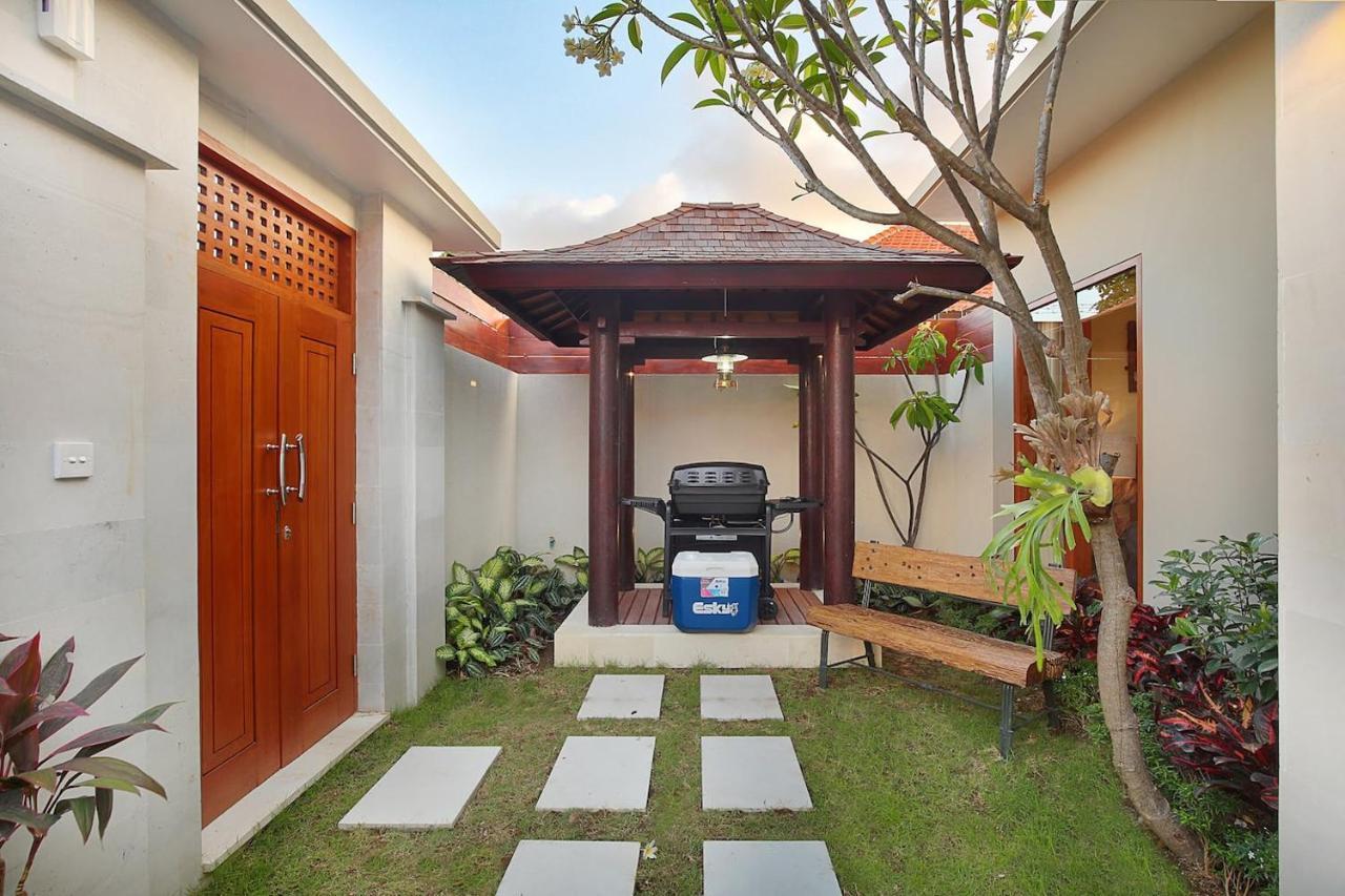 Kae Villa Anggrek Seminyak  Luaran gambar